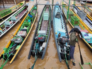 Typische Inle-Kähne
